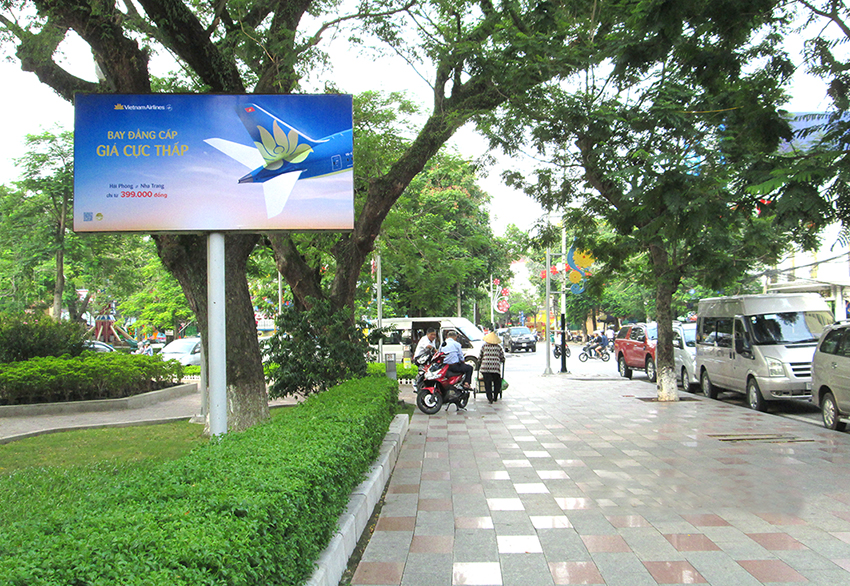 Biển quảng cáo Dải vườn hoa Trung tâm thành phố 